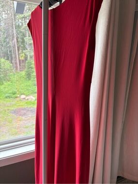 Red Sleeveless Midi Dress with cruel neck